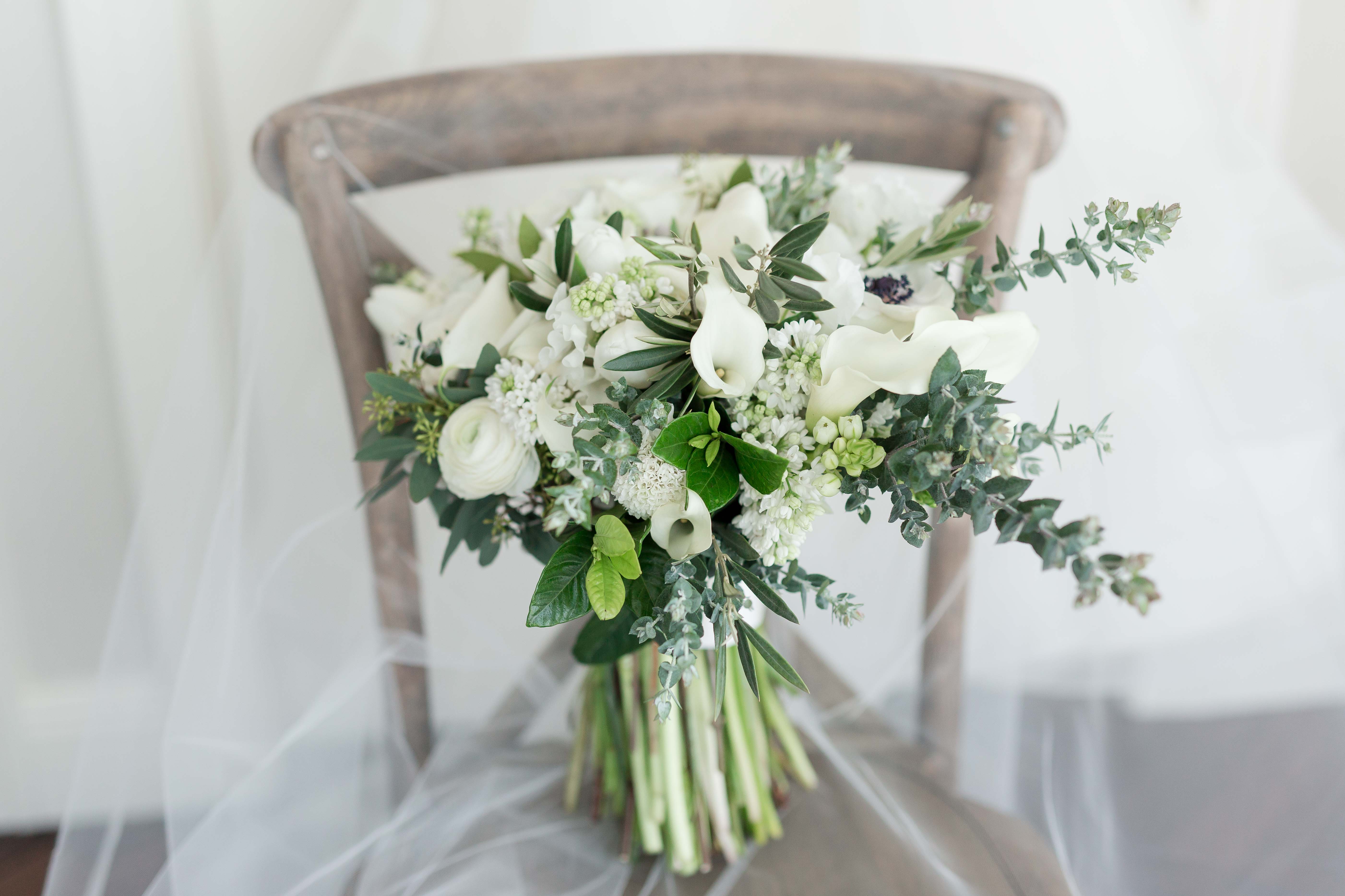 daffofil-parker-wedding-bouquet
