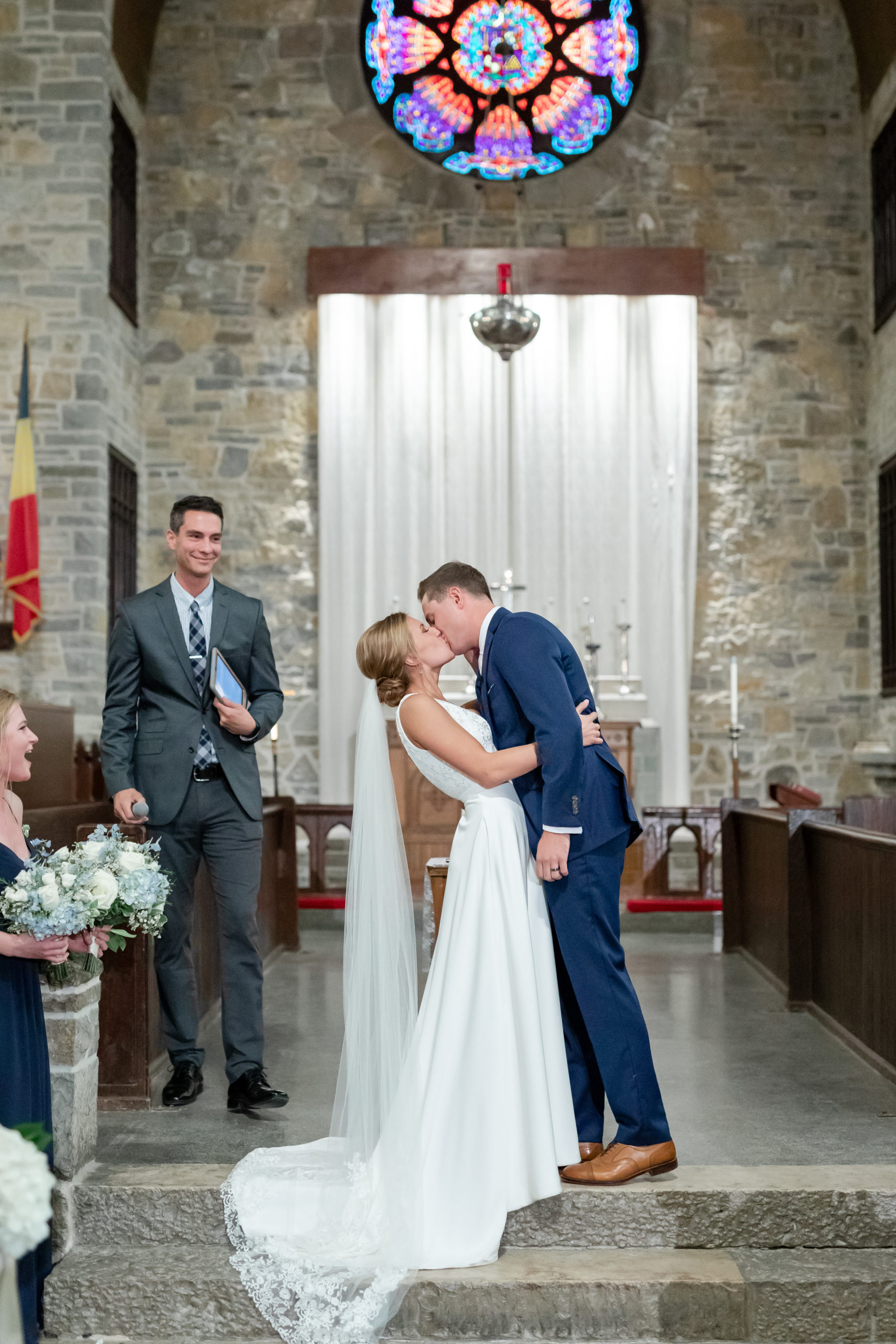 bride-groom-first-kiss