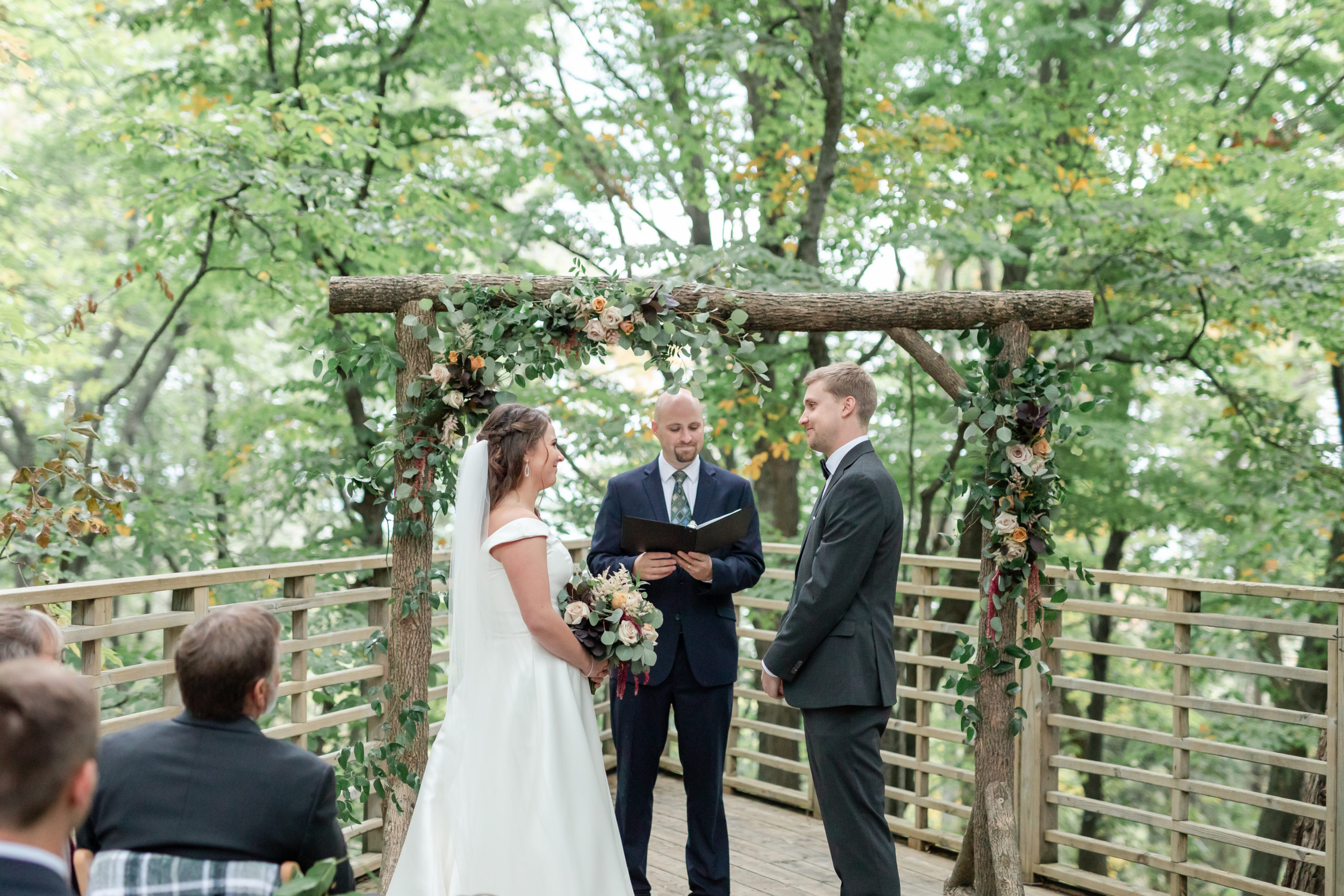 outdoor-wedding-ceremony-photos