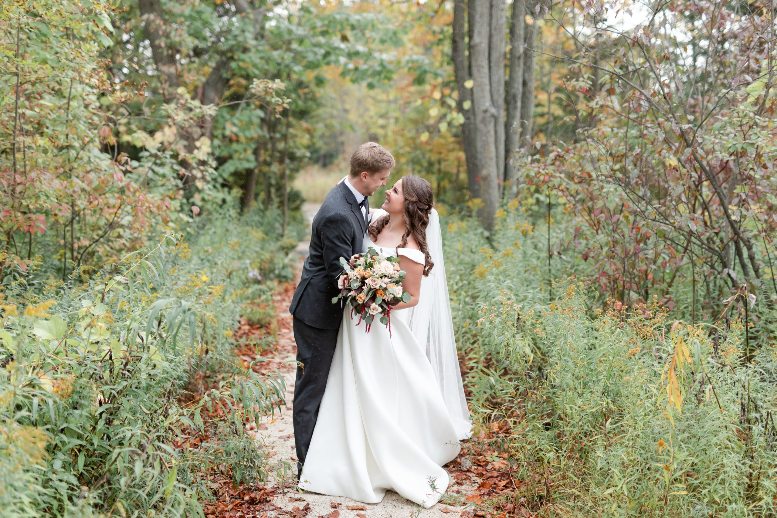 fall-wedding-wisconsin-photos