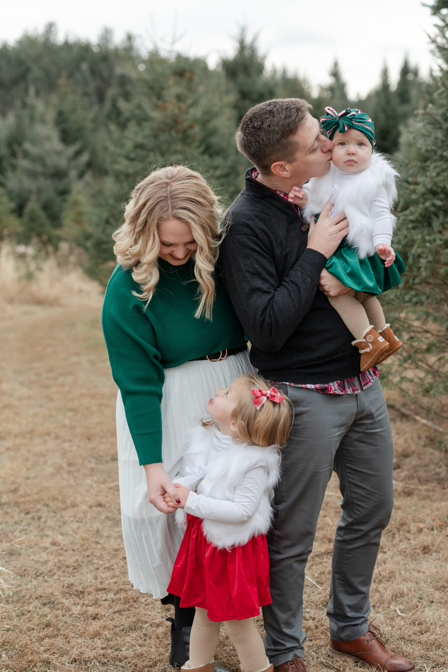 outfits-family-christmas-card