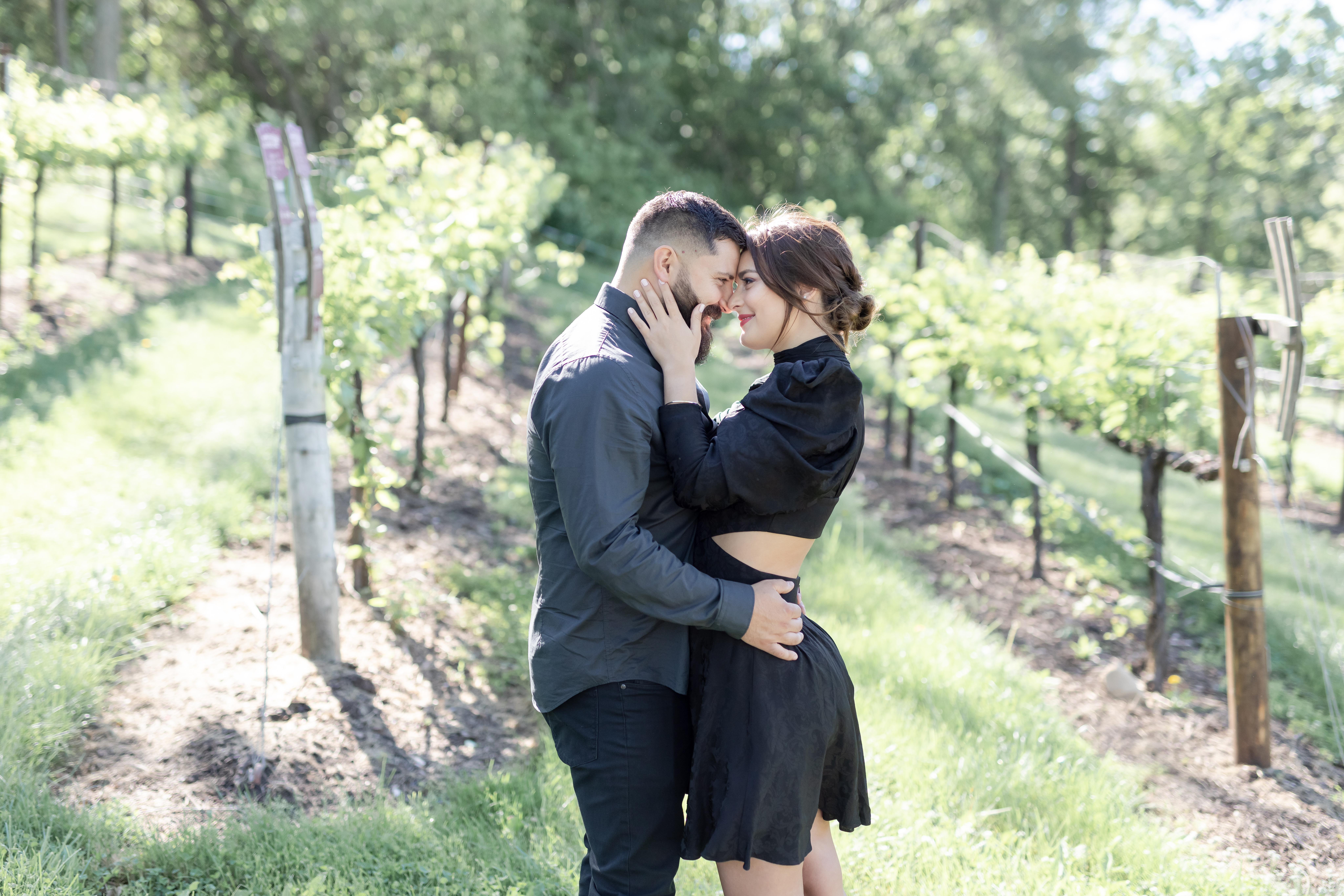 wisconsin-winery-engagement-photos