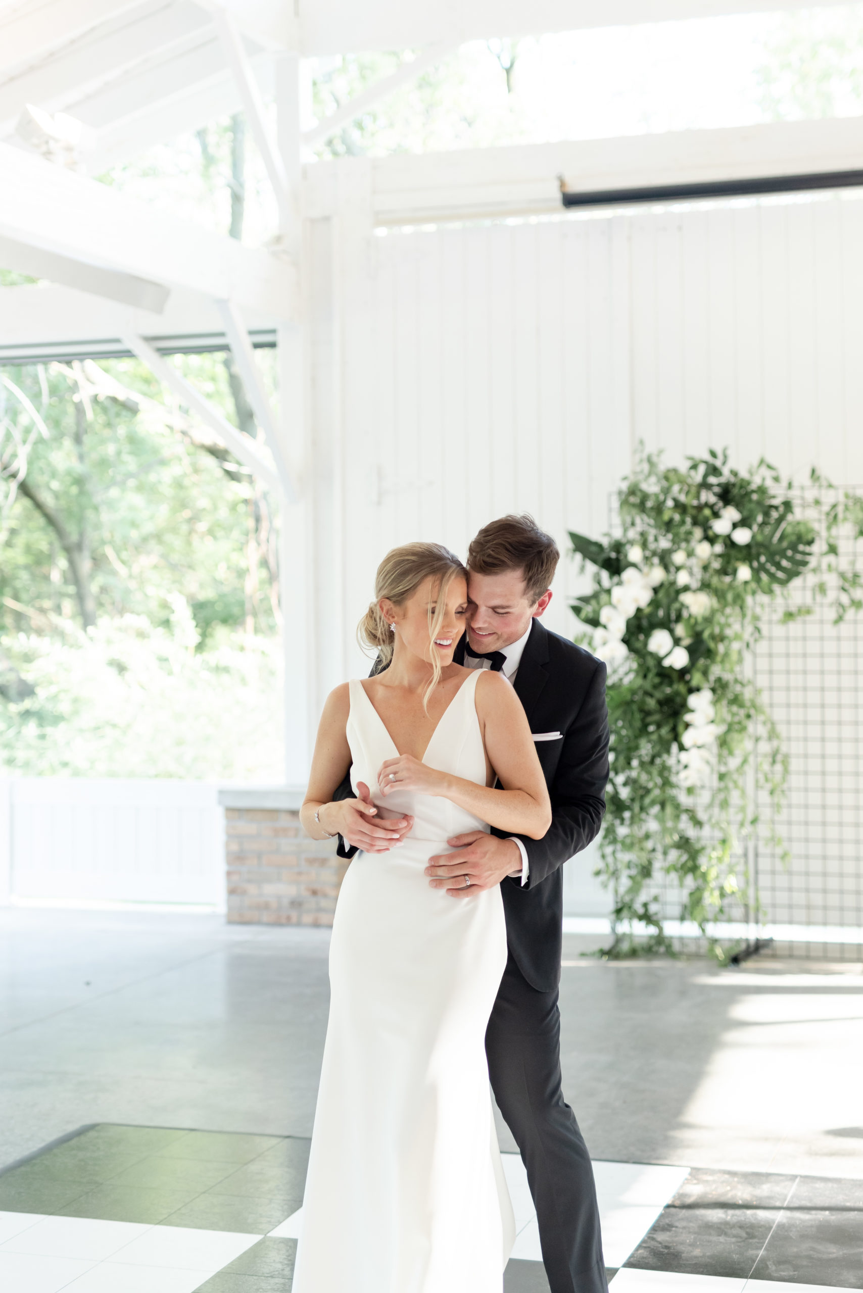 bride-groom-first-dance