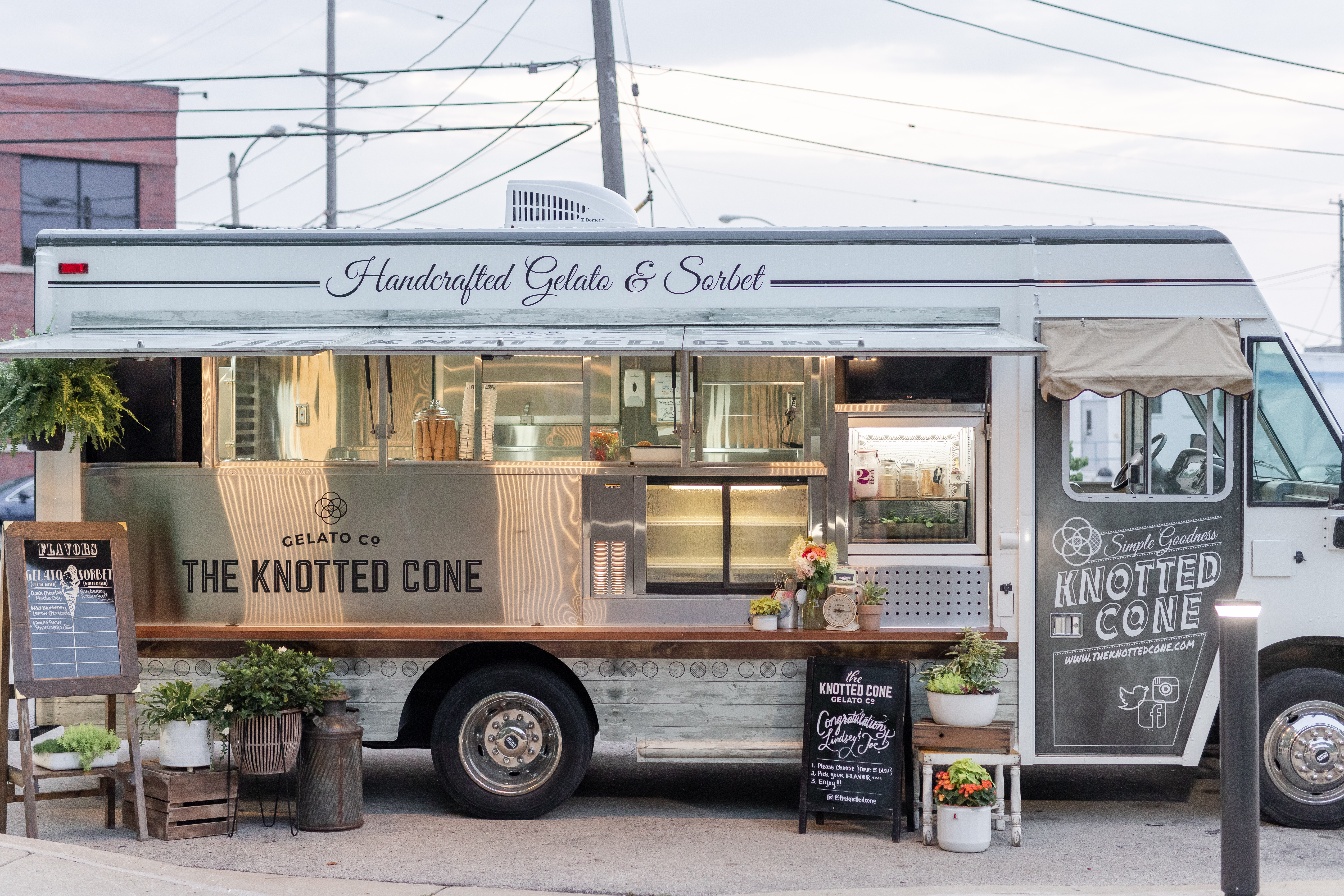knotted-cone-gelato-truck