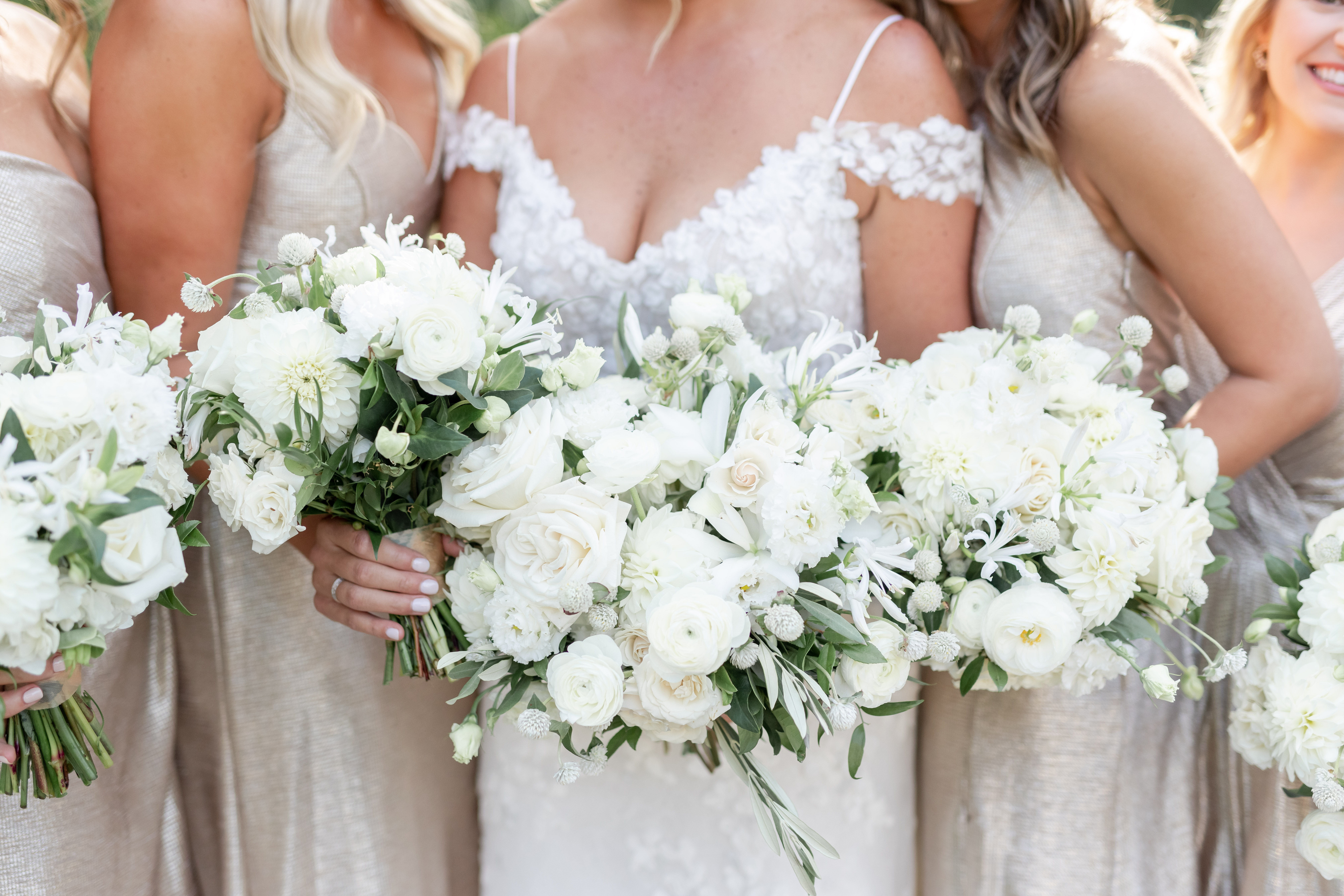 flowers-fontana-bridesmaid-bouquets