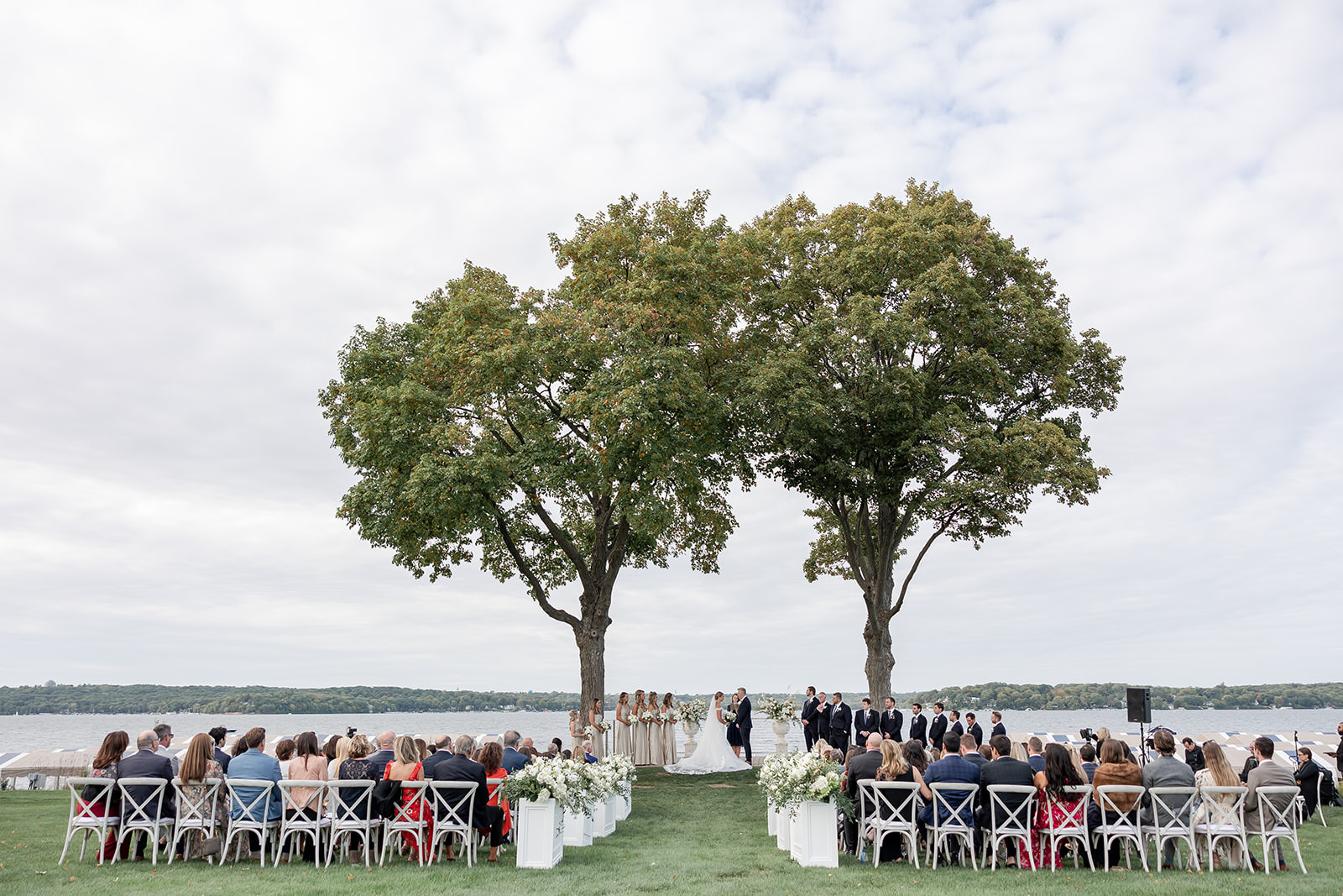 lake-geneva-outdoor-wedding-ceremony