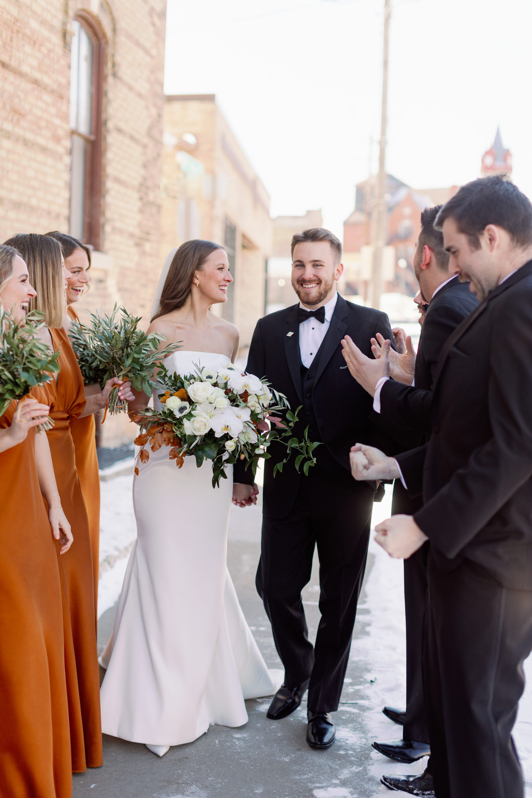 bridal-party-winter-wedding-lageret