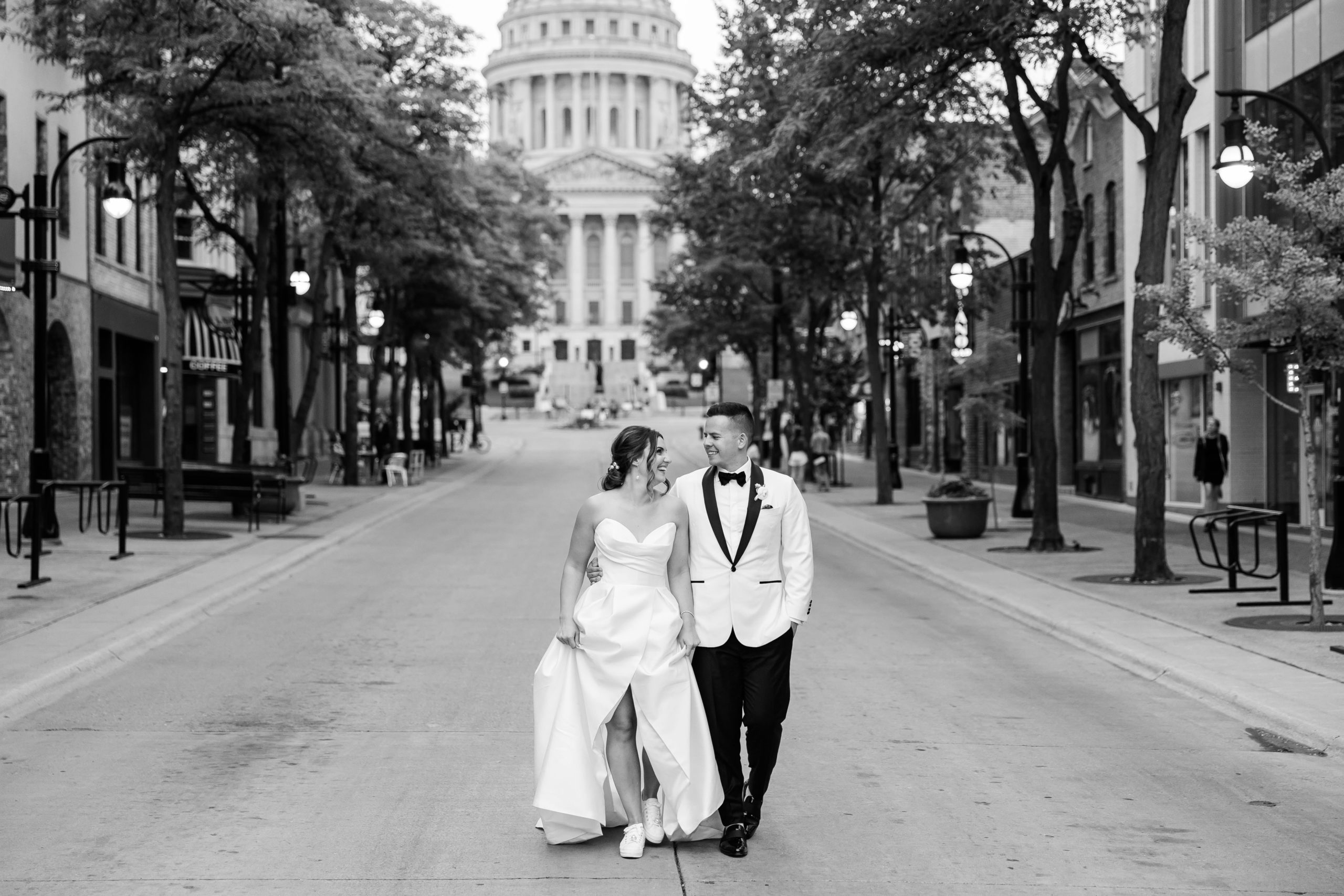 downtown-madison-wisconsin-wedding-photos