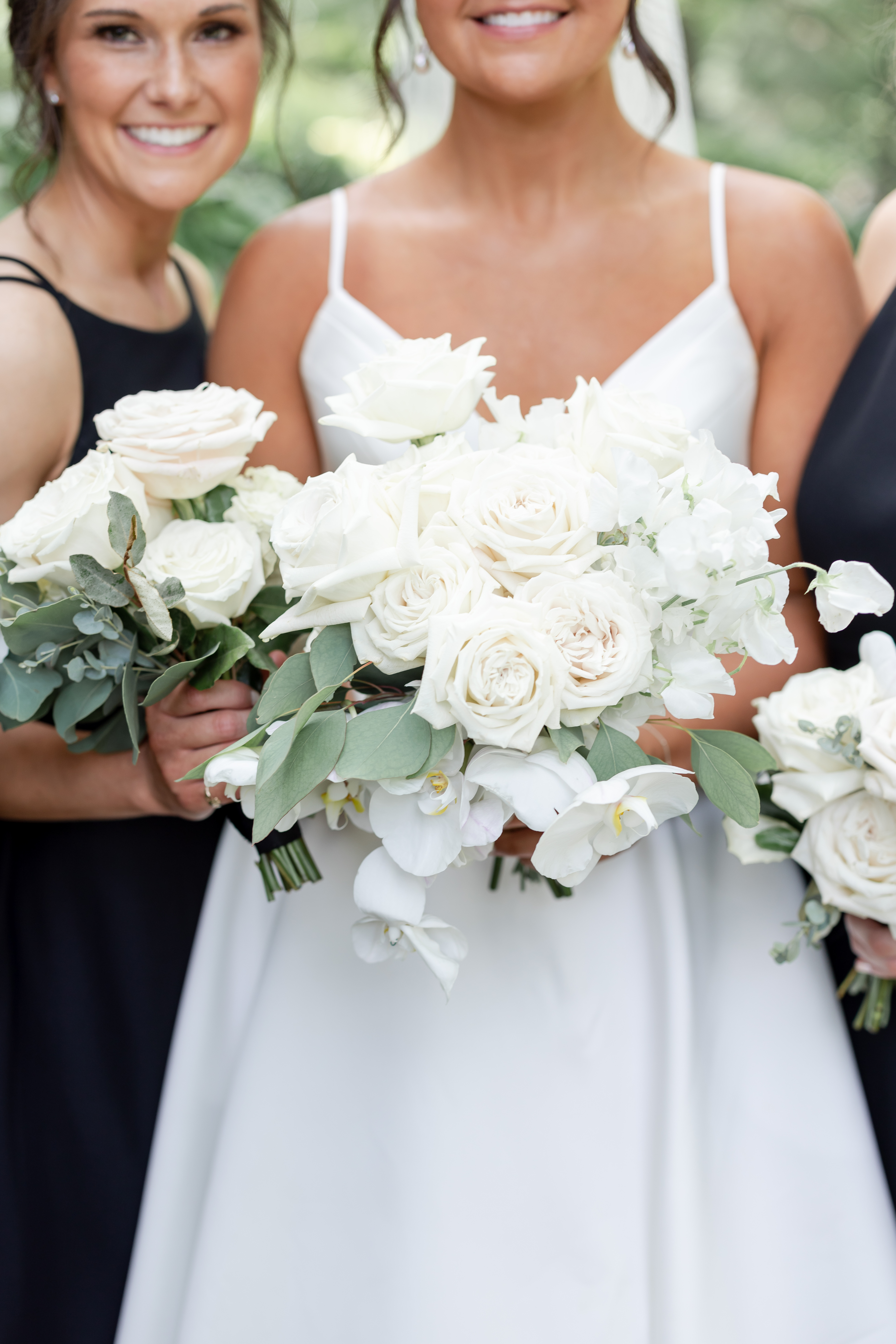 ebb-flow-flowers-white-wedding-bouquets