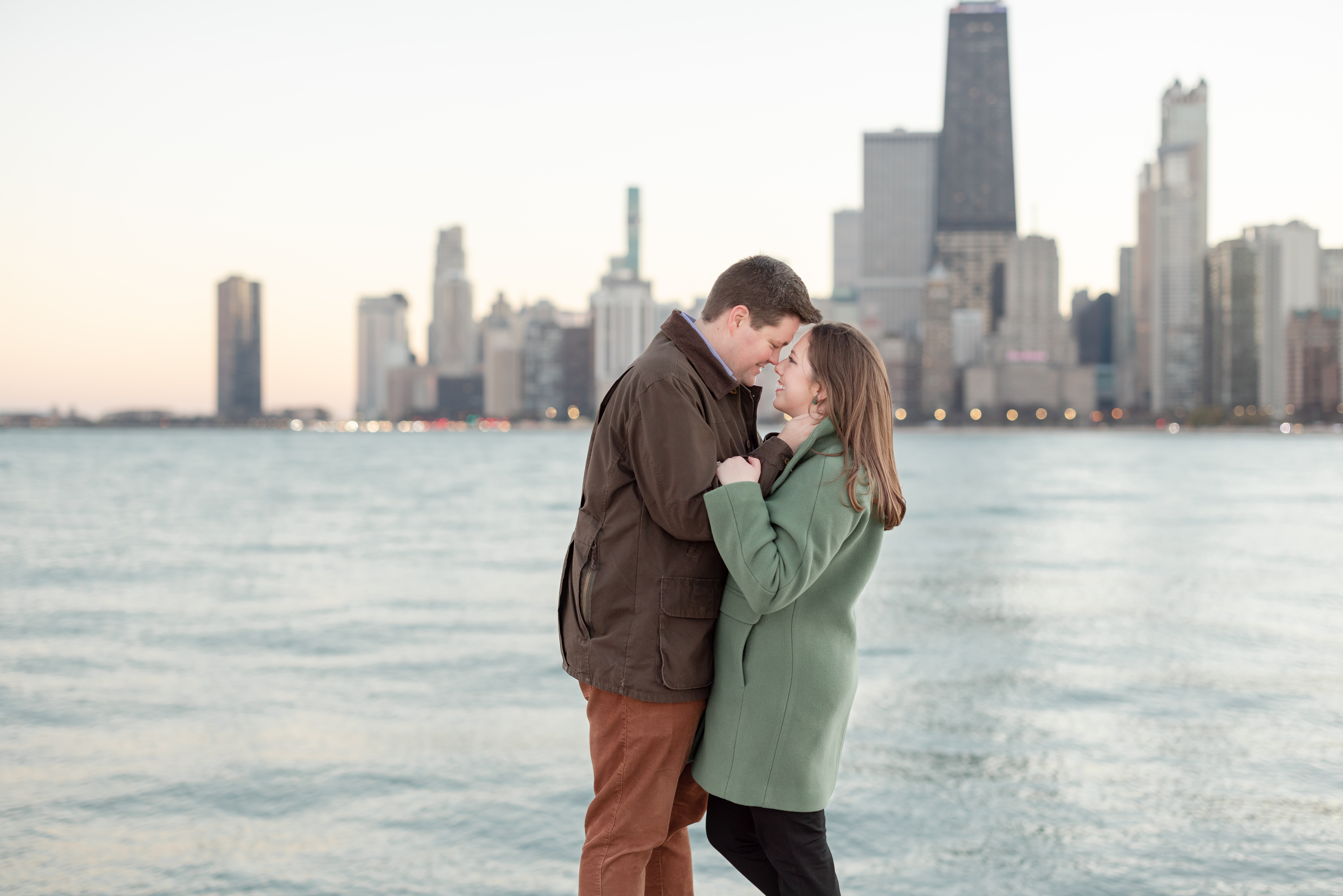 lakefront-chicago-engagement-photos