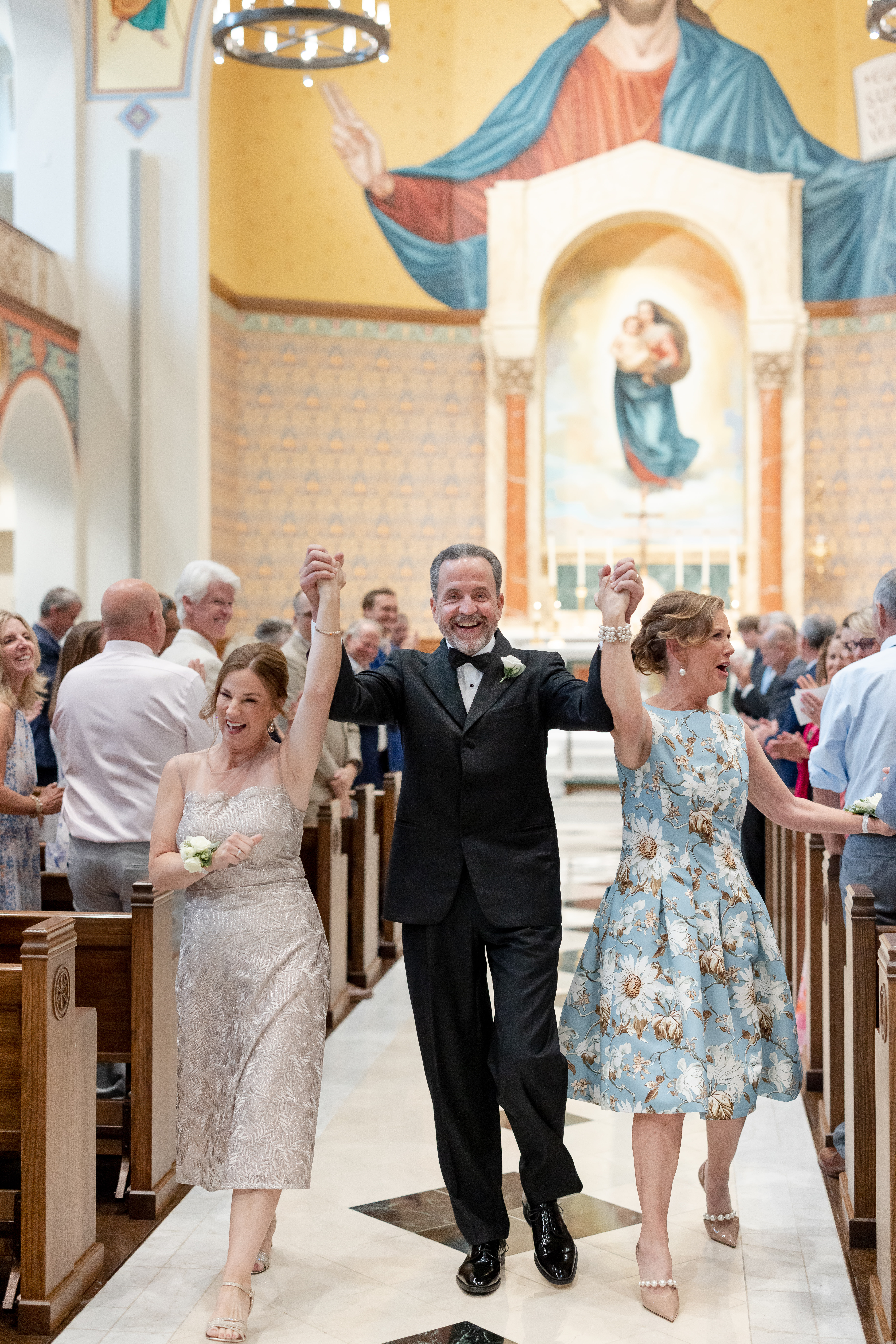 best-wisconsin-wedding-photographer-catholic-mass