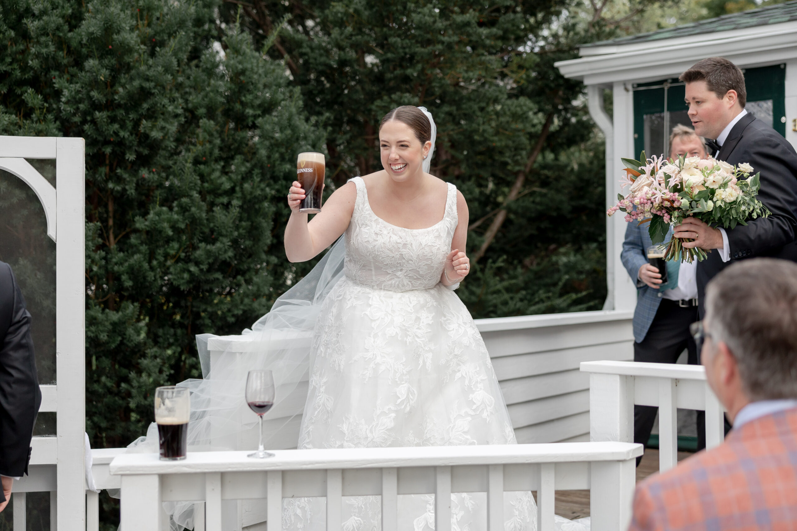 bride-cheers-guiness
