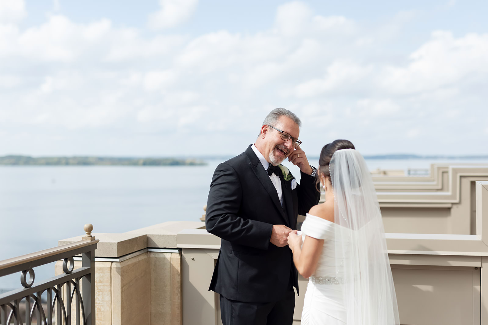 edgewater-wedding-father-daughter-first-look