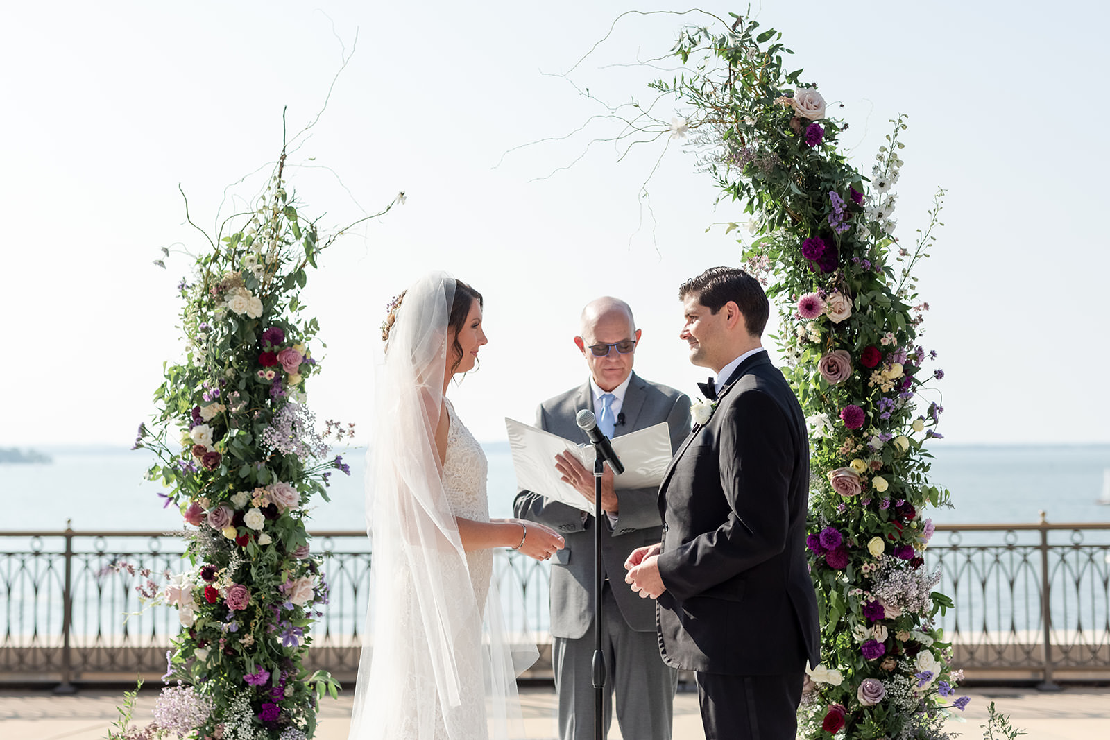 daffodil-parker-floral-edgewater-wedding-ceremony