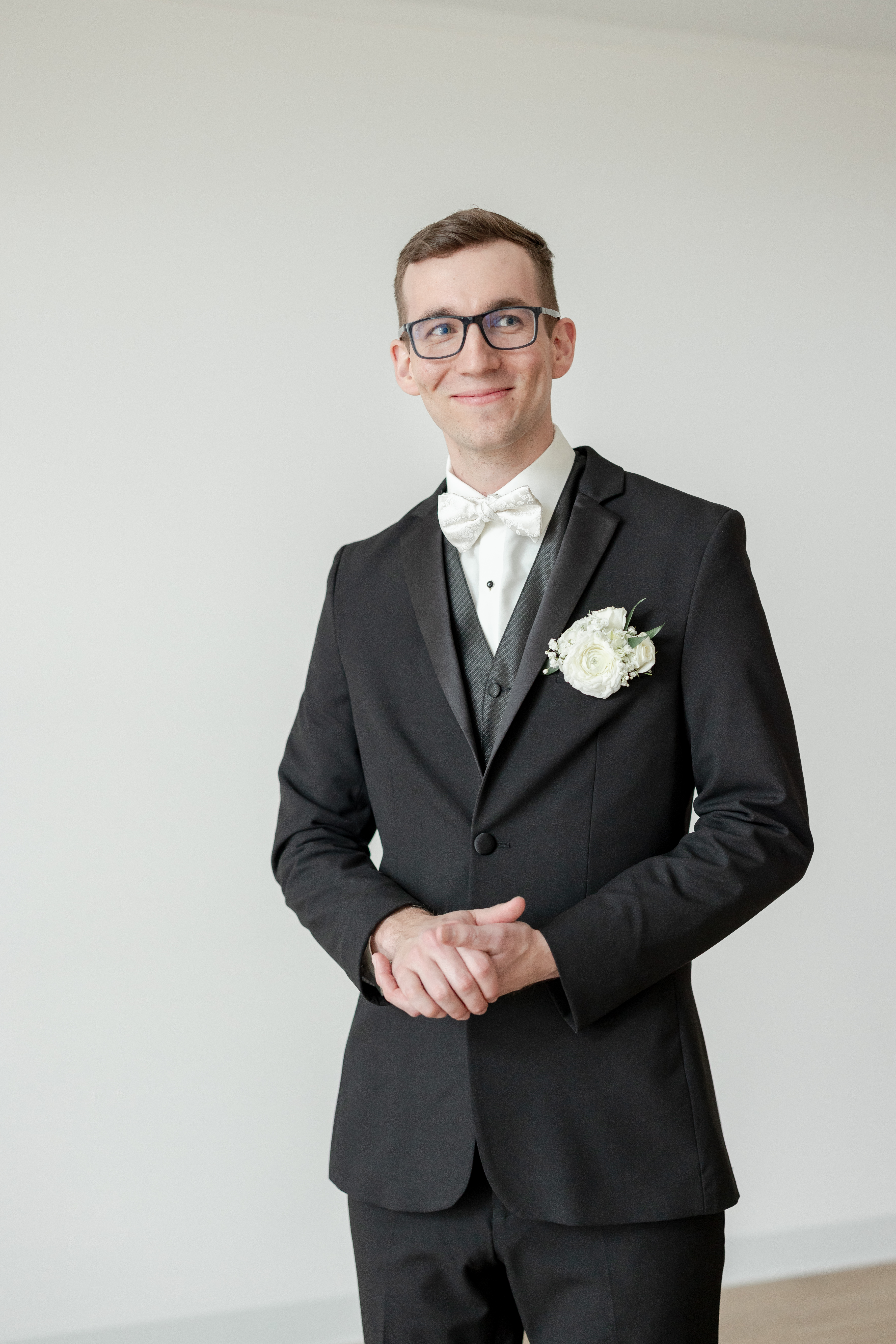 classic-groom-portrait