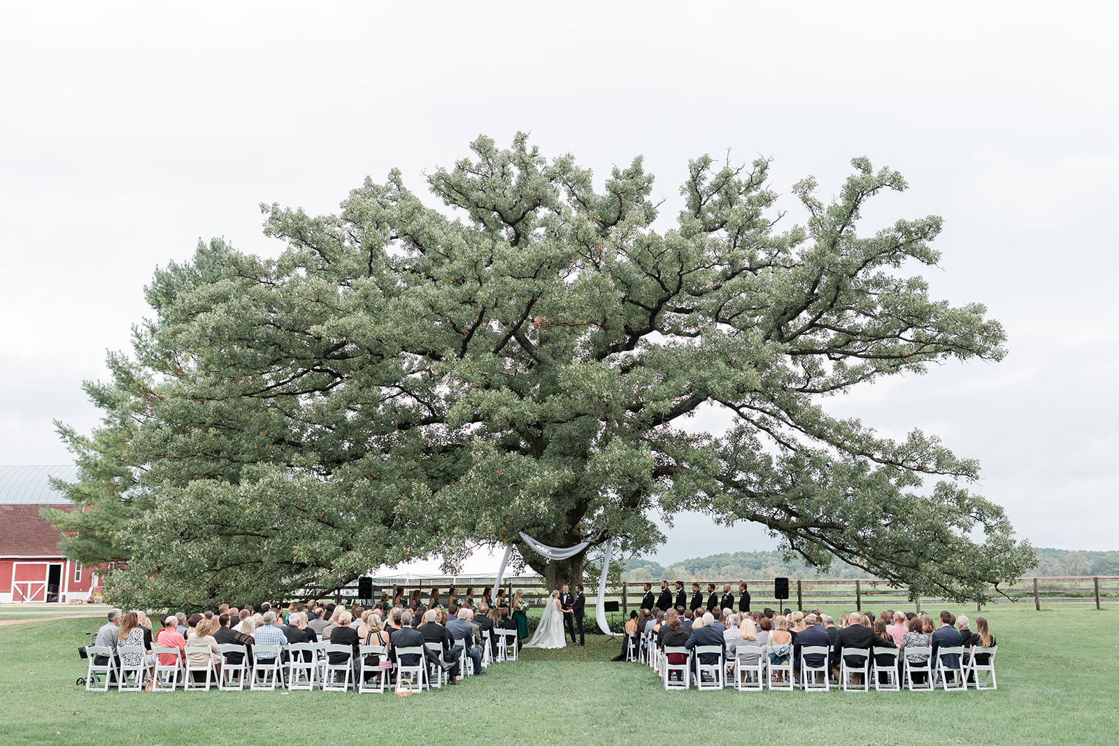 sugarland-barn-outdoor-wedding-reception