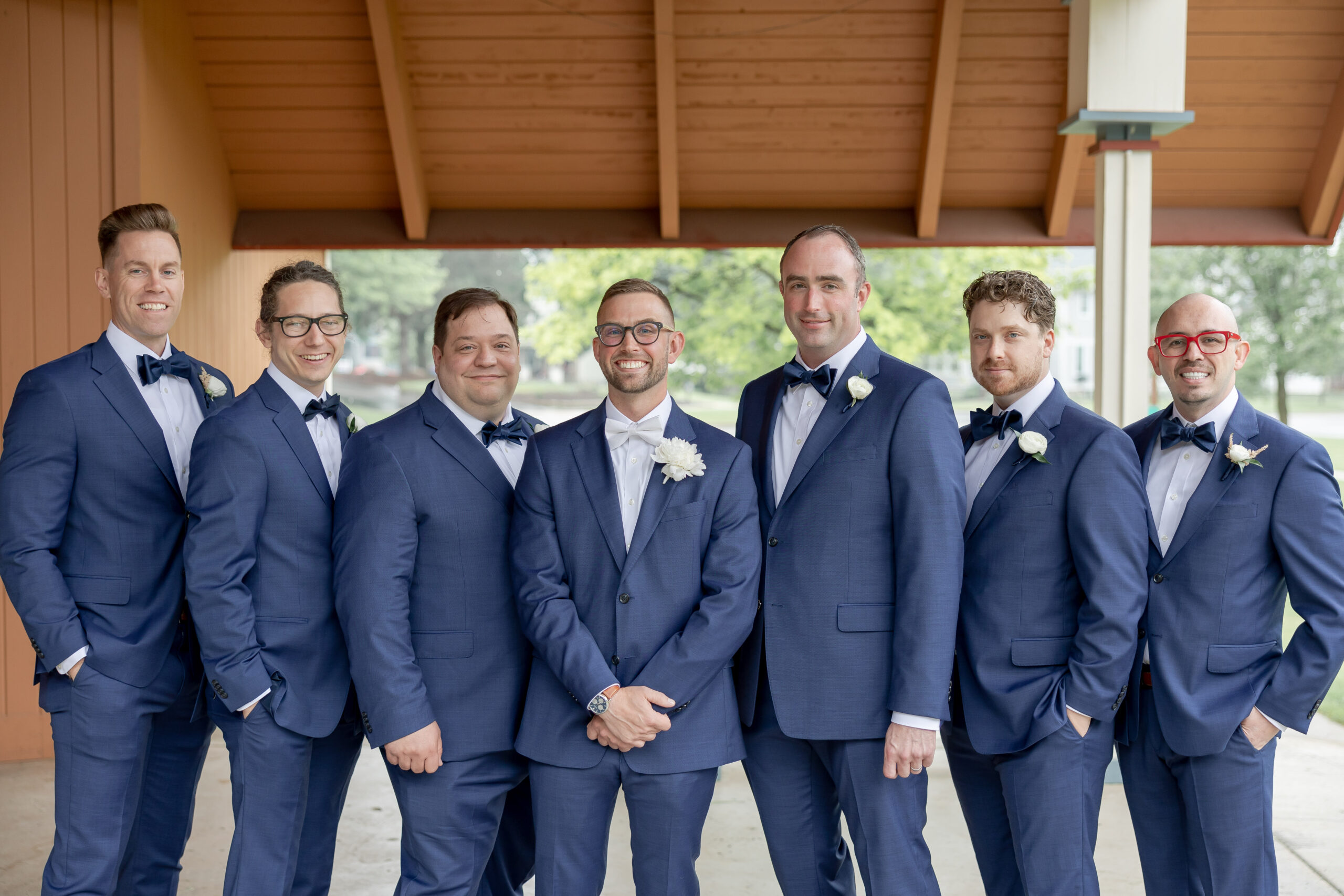 groomsman-photos-wisconsin-wedding-photographer