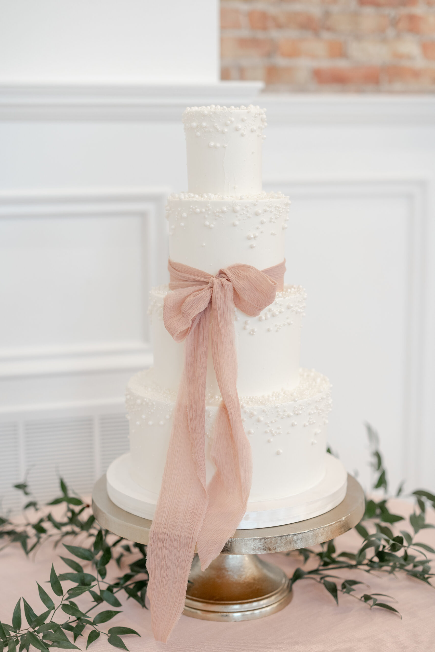 treasury-wedding-delavan-julie-michelle-cakes