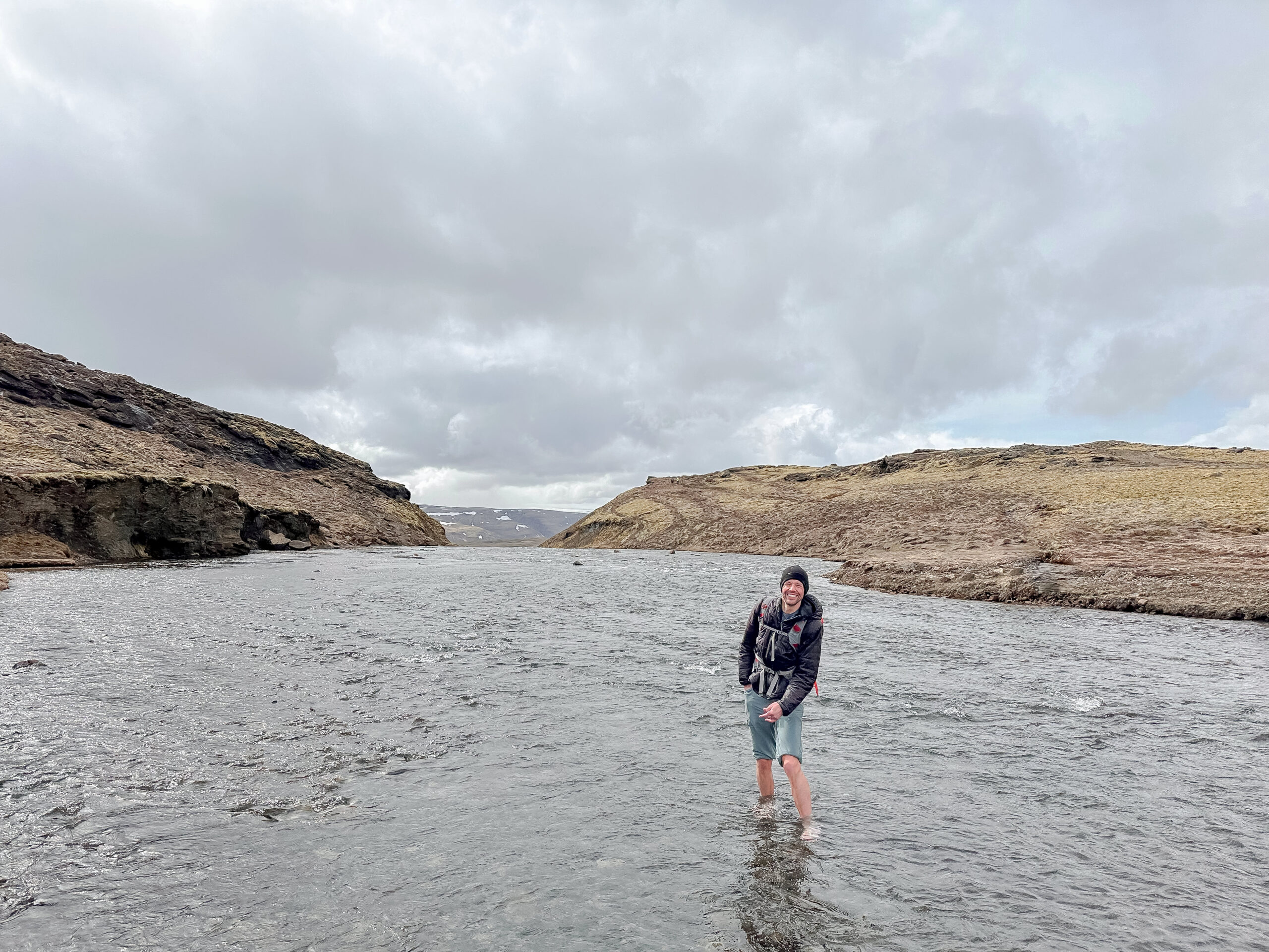 Glymur-waterfall-trail-crossing