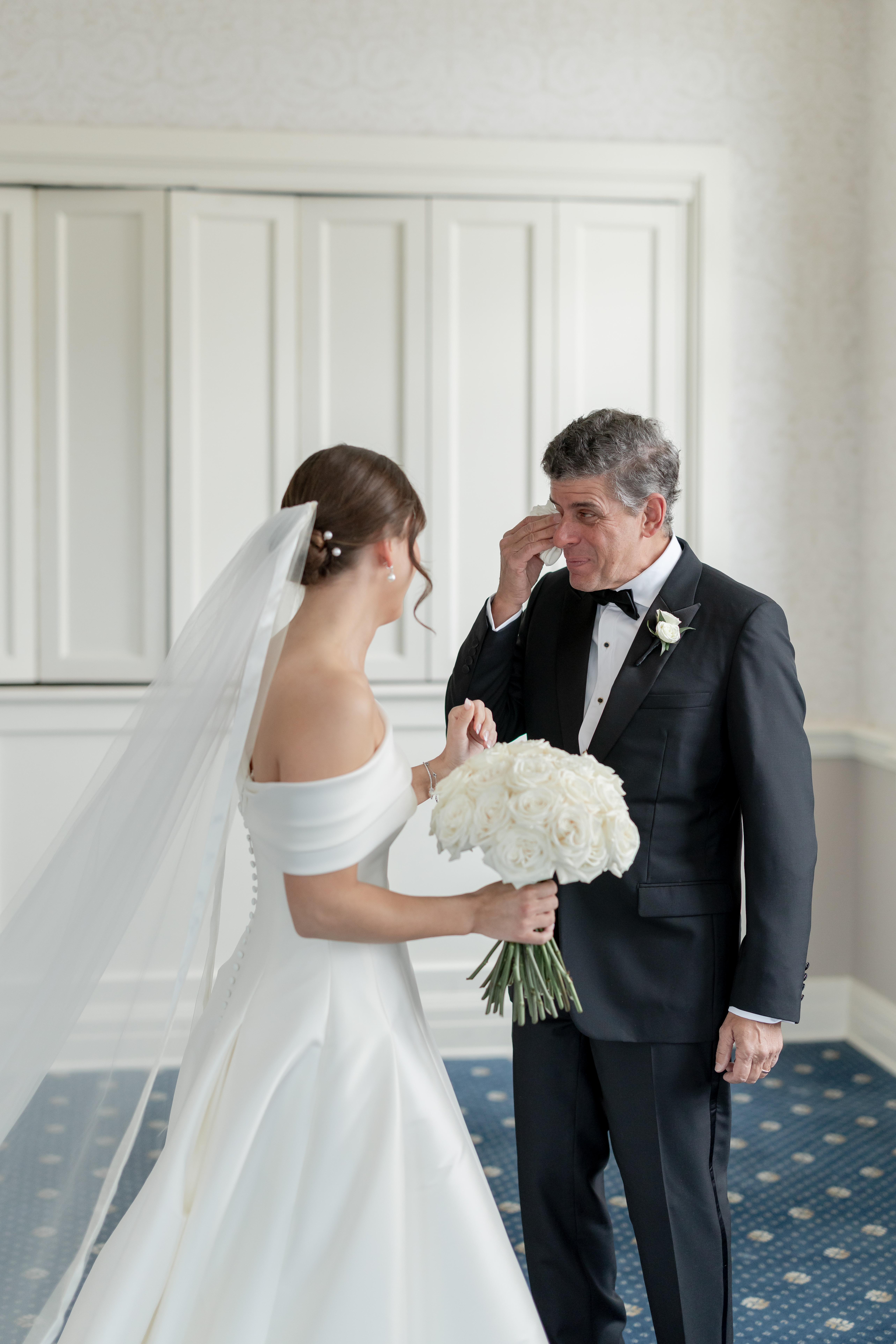 madison-club-black-tie-wedding-father-daughter-first-look