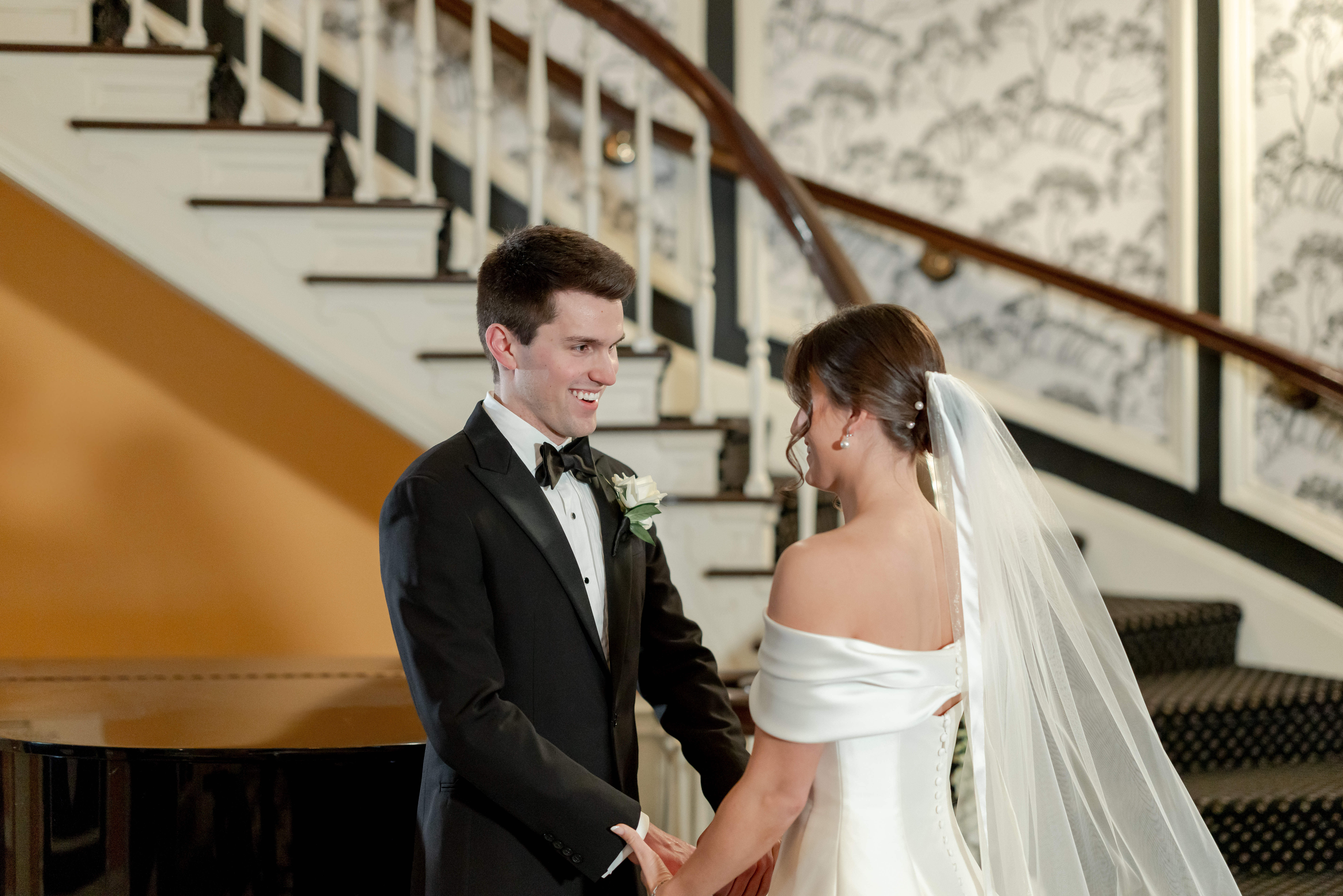 madison-club-black-tie-wedding-staircase-first-look