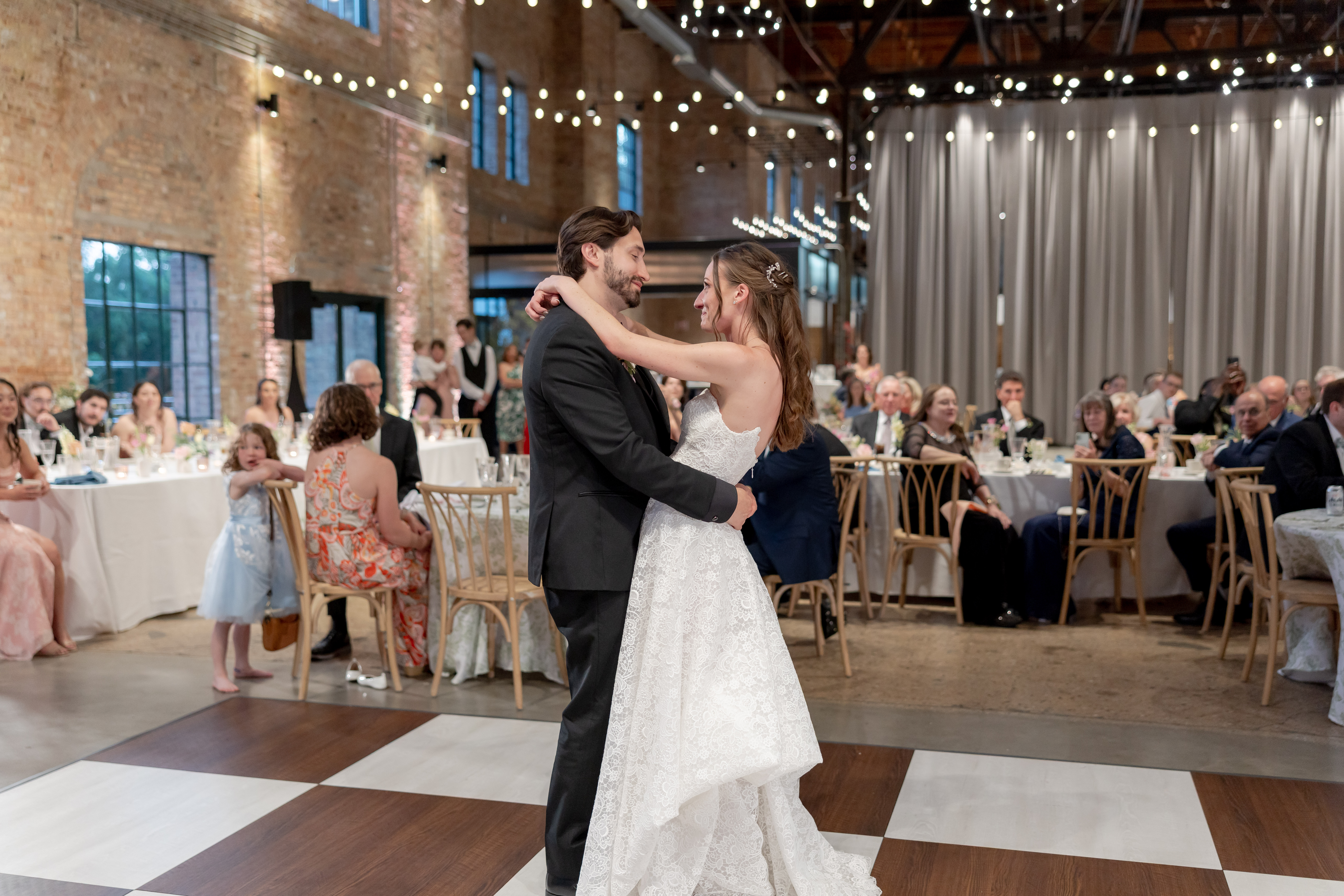 spring-wedding-garver-feed-mill-first-dance